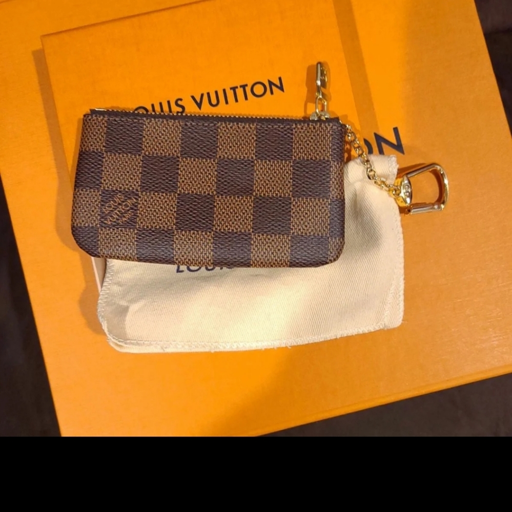 Louis vuitton key pouch new